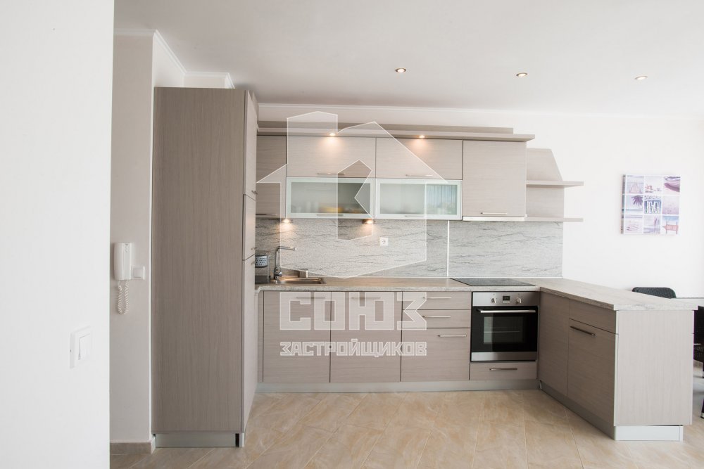 Трехкомнатный апартамент с мебелью и видом на море в комплексе Black Sea Breeze