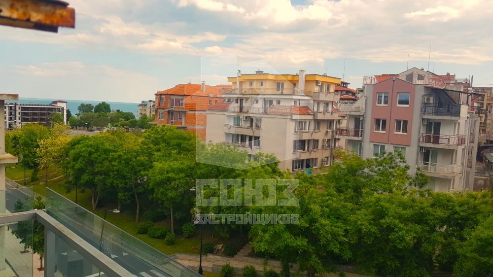 Двухкомнатный апартамент с видом на море в Бельведере