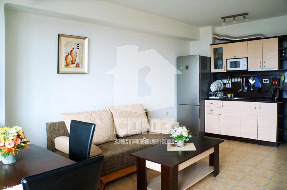 Трехкомнатный апартамент с видом на море с мебелью в комплексе Си Вью