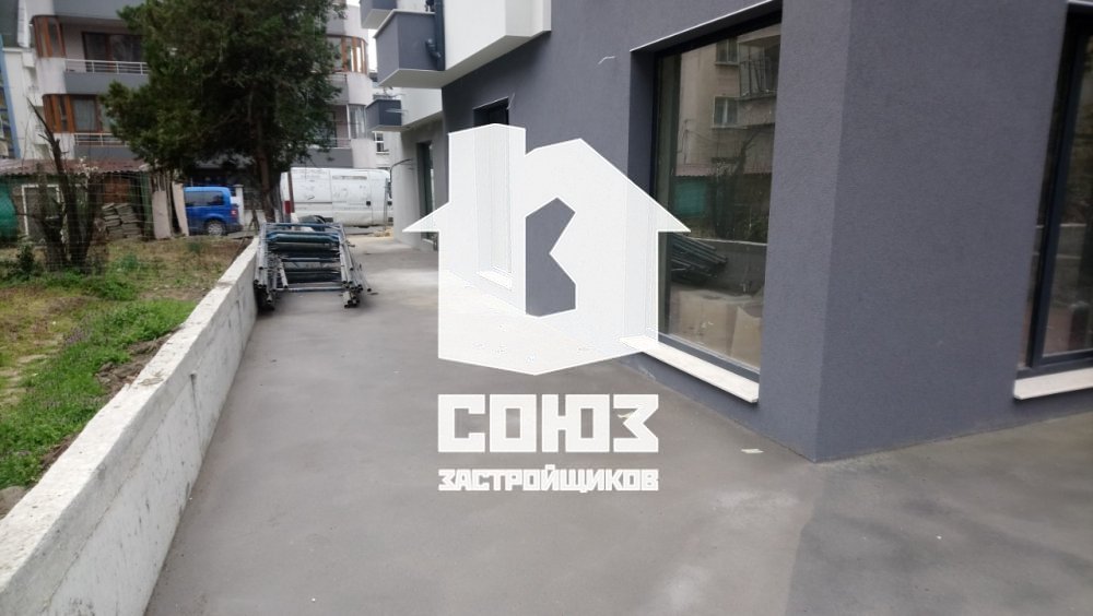 Апартамент с 2 спальнями и бонус 40 кв.м терраса в центре Бургаса
