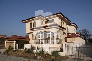 Двухэтажный дом в коттеджном поселке кв Банево фото
